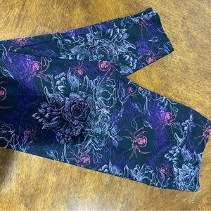 SOLD … EUC Lularoe Halloween leggings purple TC